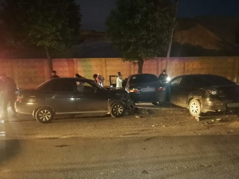 В Рязани на улице Чкалова столкнулись три автомобиля