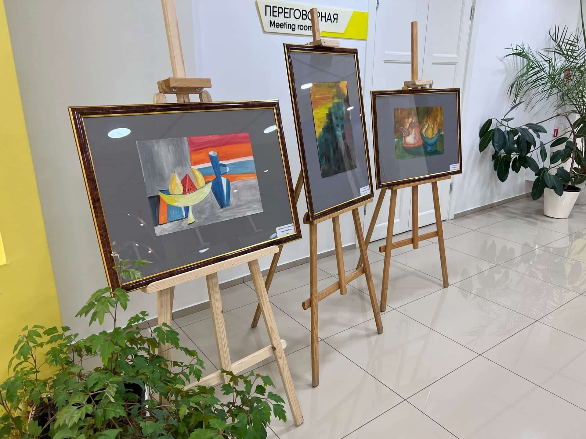 В Рязани открылась выставка «Мир цвета нашими глазами»