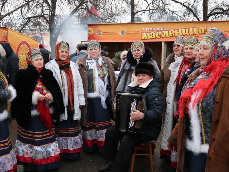 На Масленицу рязанцев ждут блины, песни, танцы, богатырские забавы и красования