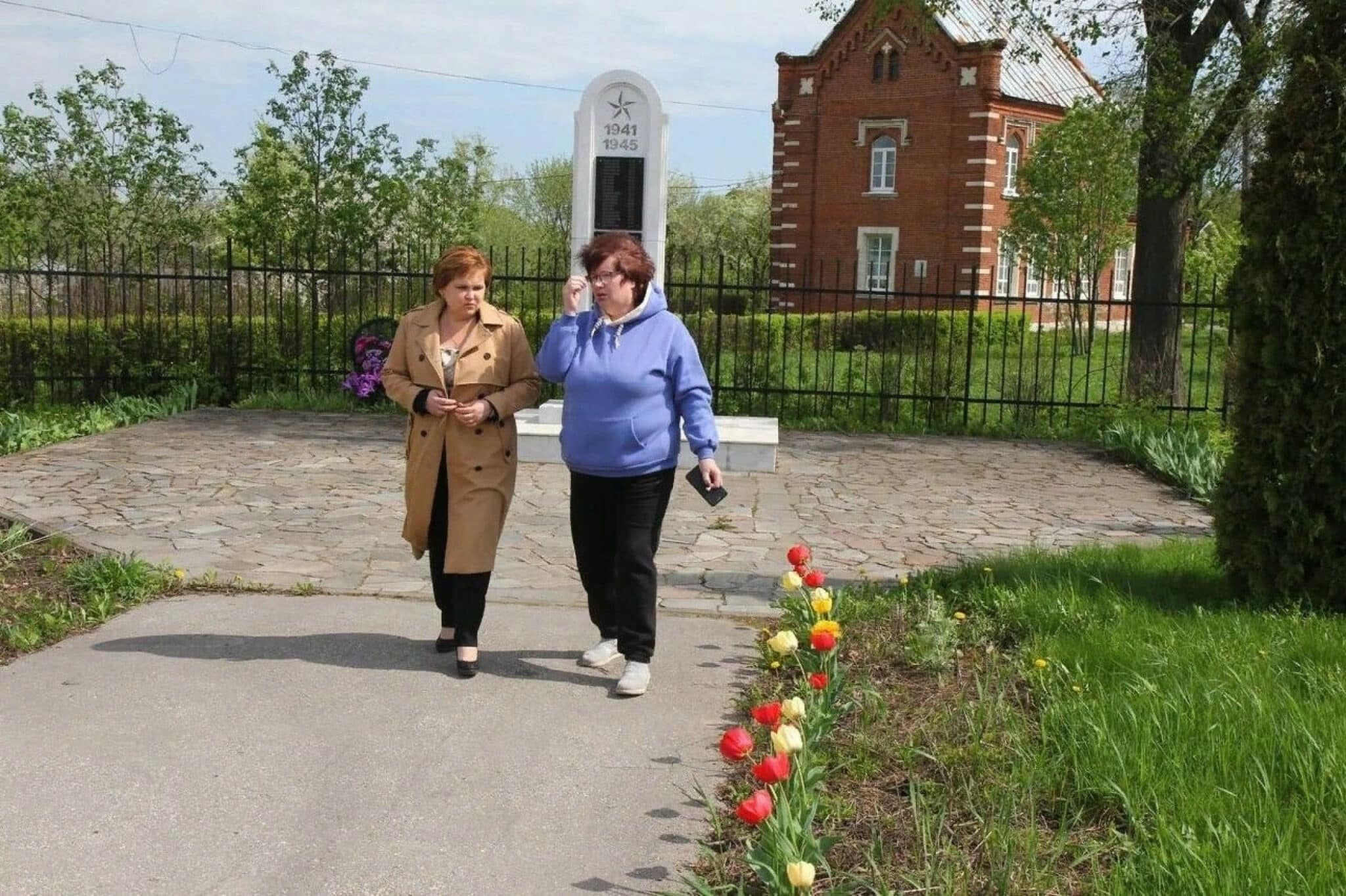 Мэр Елена Сорокина осмотрела мемориалы в районах Рязани накануне Дня Победы