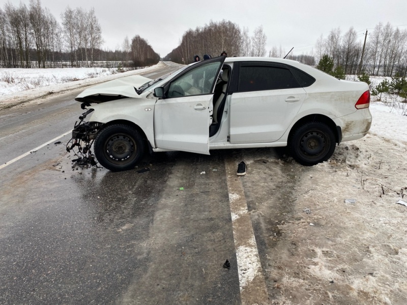 Два автомобиля Volkswagen столкнулись на рязанской трассе, пострадало 5 человек