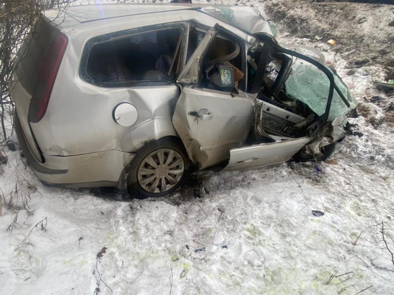 Под Рязанью легковушка попала под фуру, водитель погиб на месте