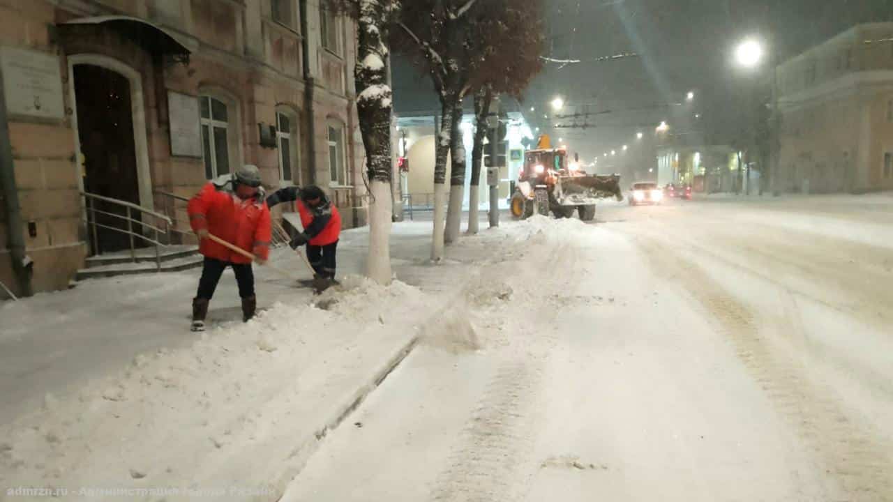 Минувшей ночью с улиц Рязани вывезли больше 150 кубов снега