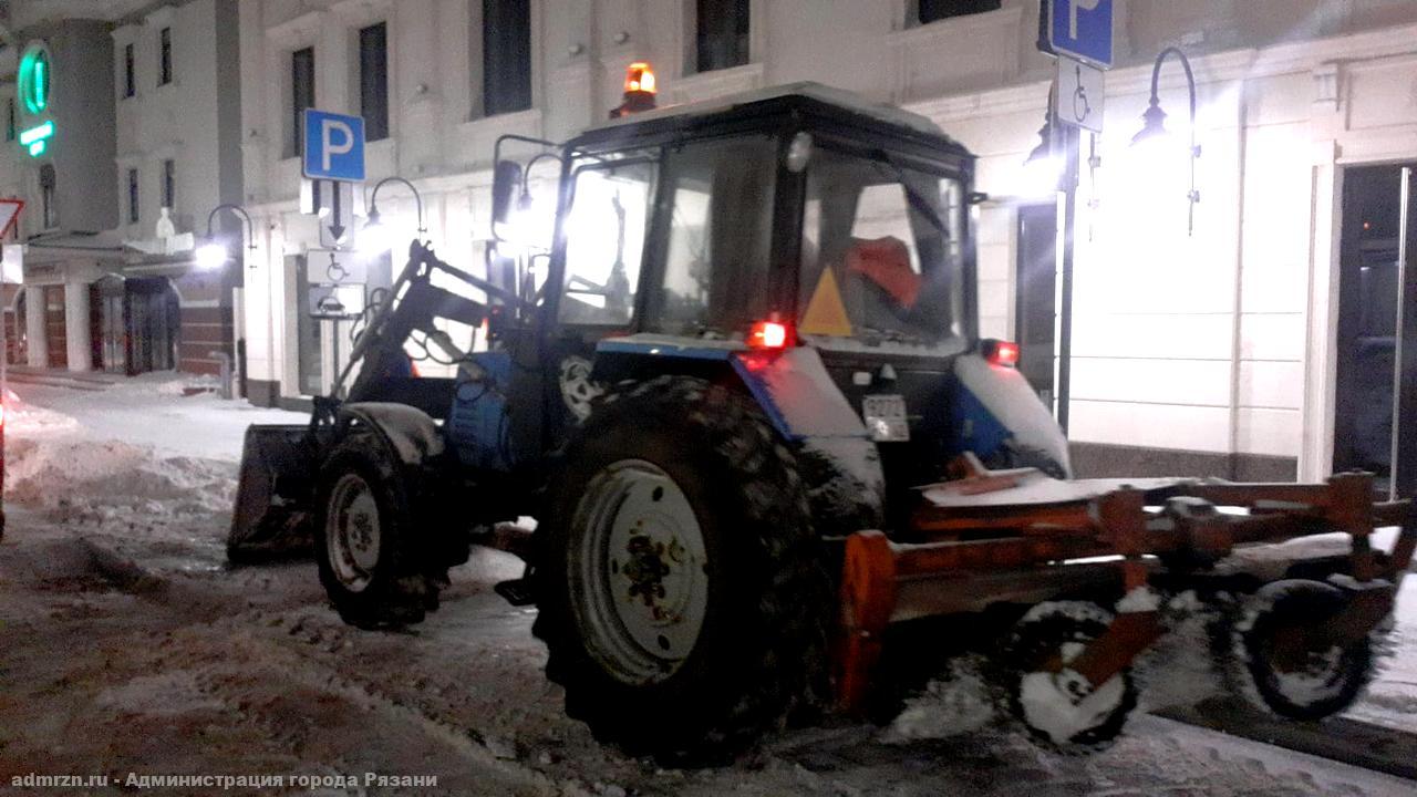 За одну ночь с улиц Рязани вывезли больше двух тысяч кубов снега