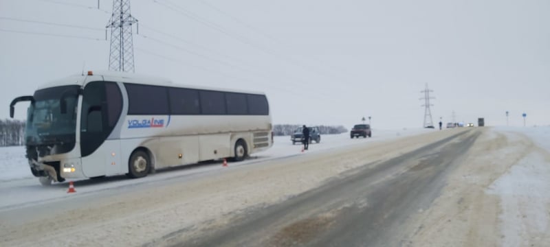 Под Рязанью в аварии с участием рейсового автобуса погибла семилетняя девочка