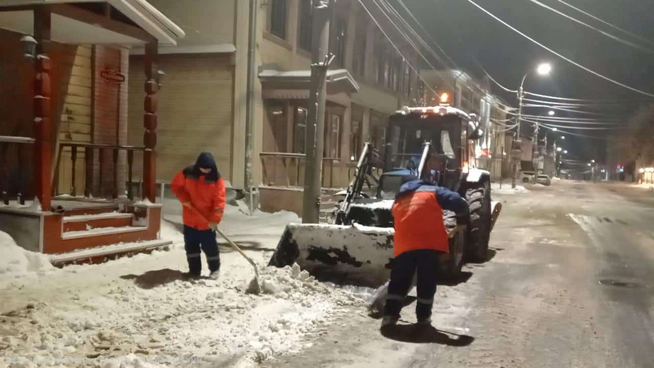 Больше 4 кубометров снега вывезли с улиц Рязани в ночь на 17 января