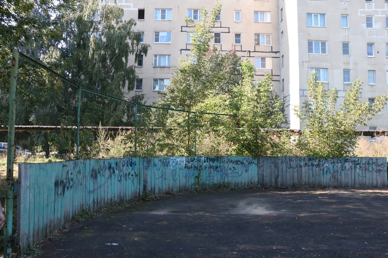 Виталий Артемов провел выездное совещание в одном из микрорайонов Рязани