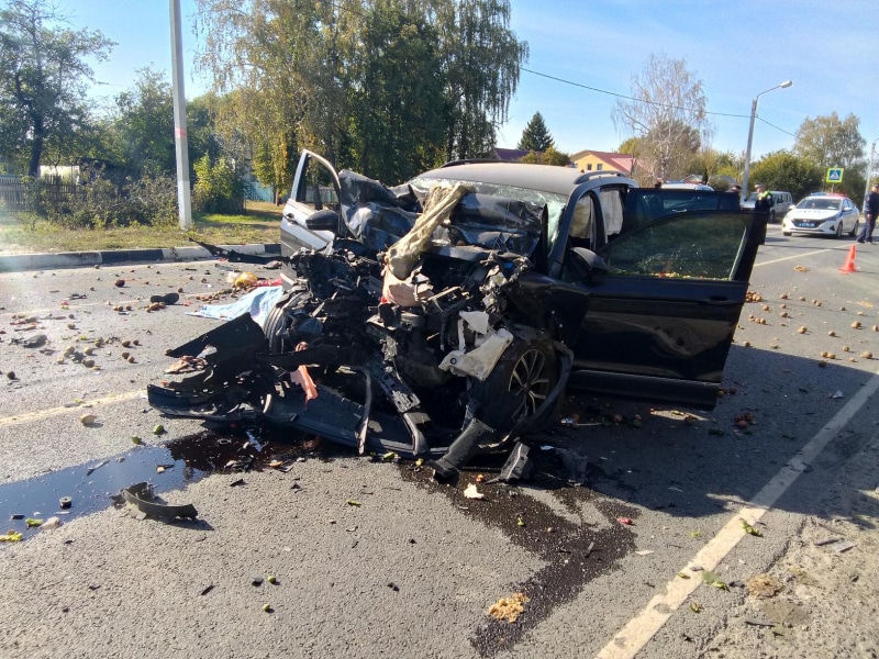 В страшной аварии под Рязанью погибло два человека