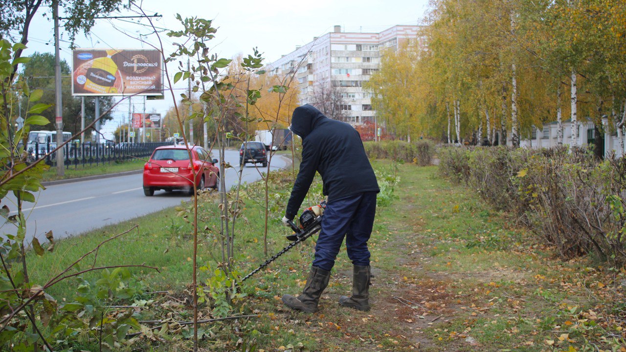 На рязанских улицах идут сезонные работы