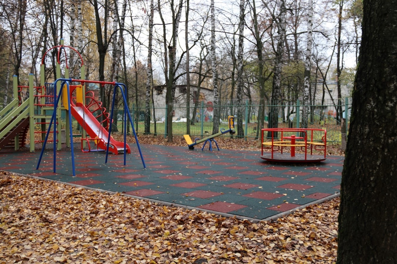 Депутаты проверили благоустройство дворов в Приокском