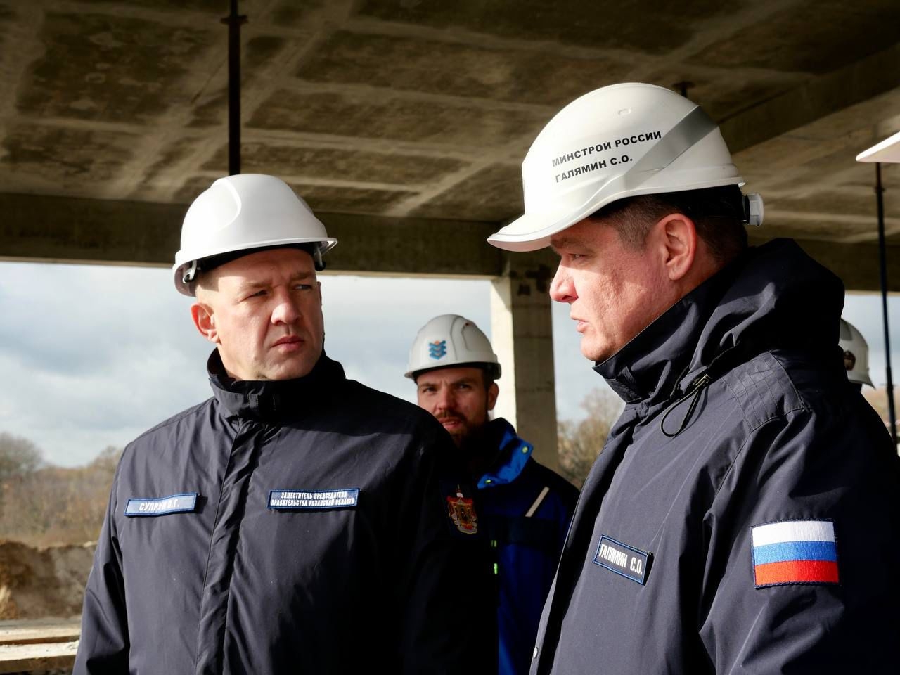 Стройплощадку флагманской школы в Рязани посетил чиновник федерального Минстроя