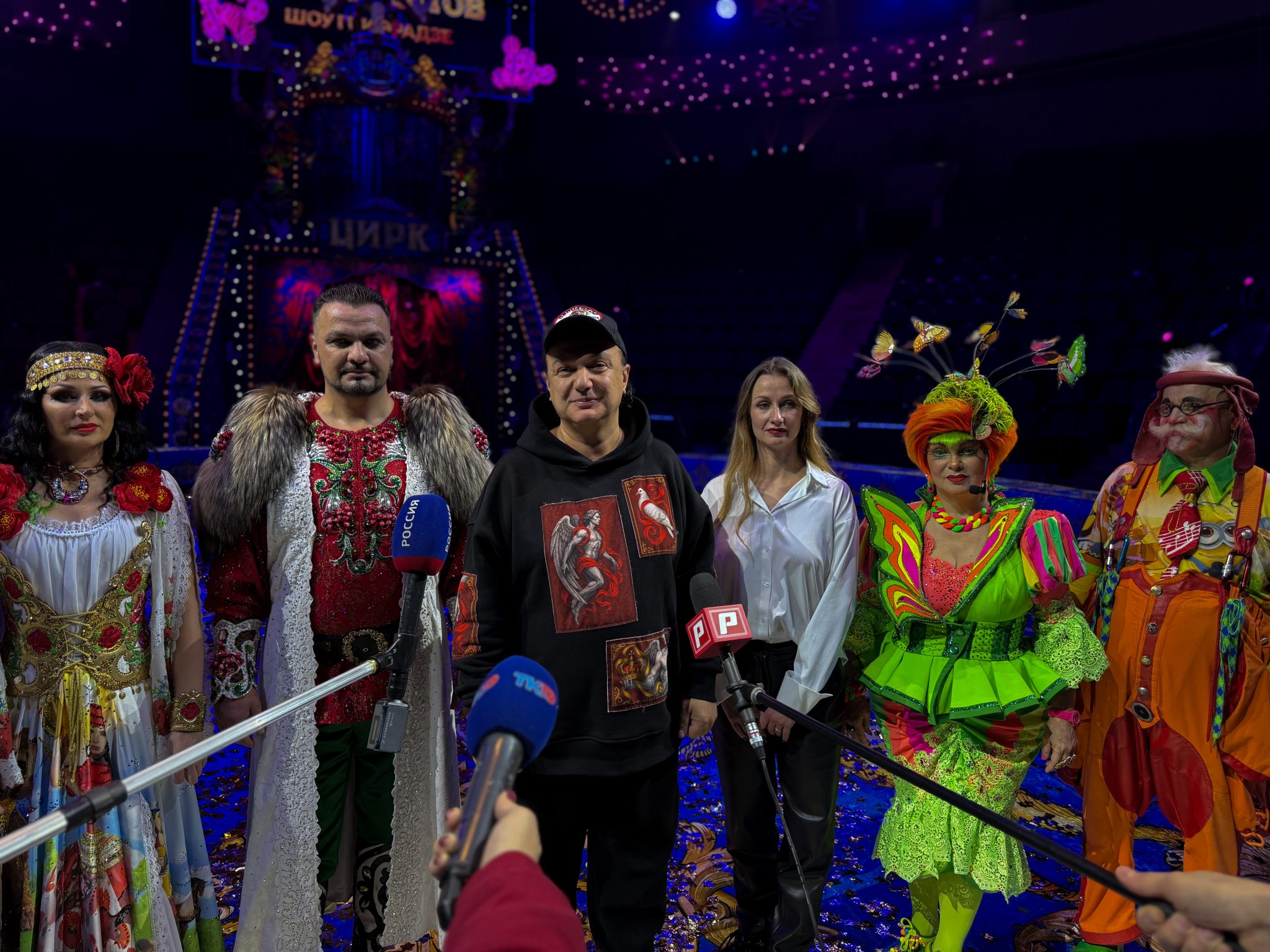 Триумф мастерства и буйство красок: шоу Гии Эрадзе "Пять континентов" покоряет Рязань