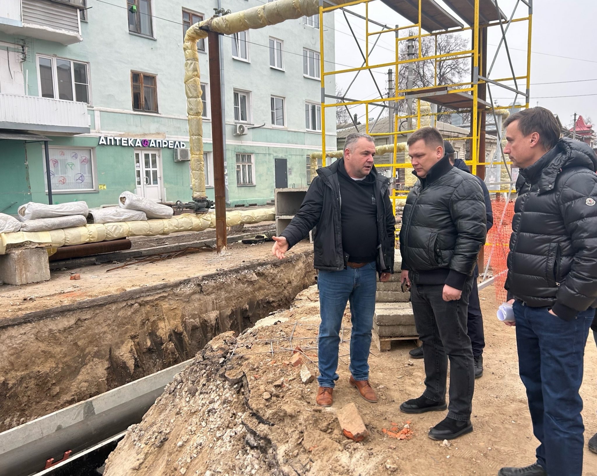 Мэр Рязани проверил работы в ЦПКиО и на улице Павлова