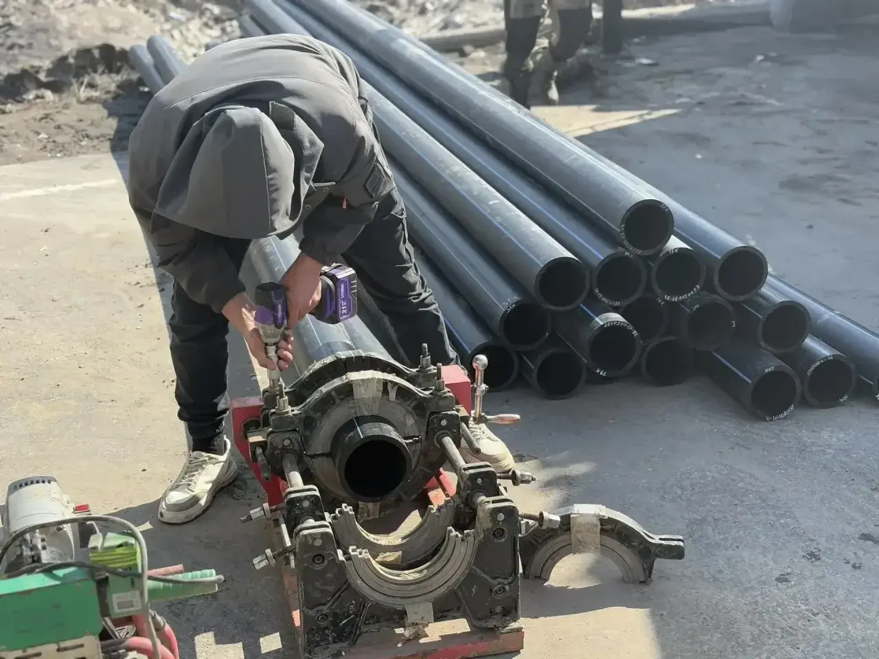 Гаражи на Яблочкова спасают от воды