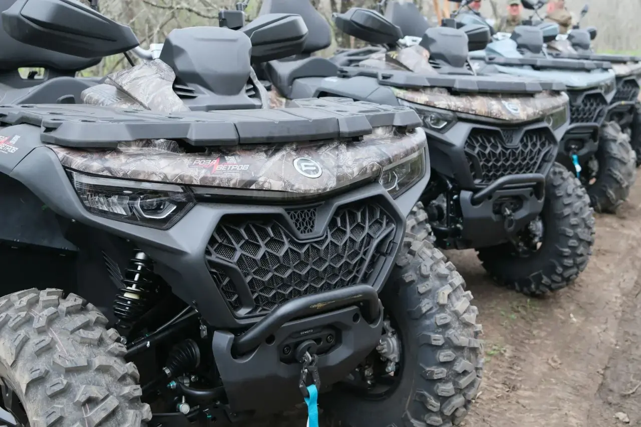 Павел Малков передал бойцам СВО технику и гуманитарную помощь