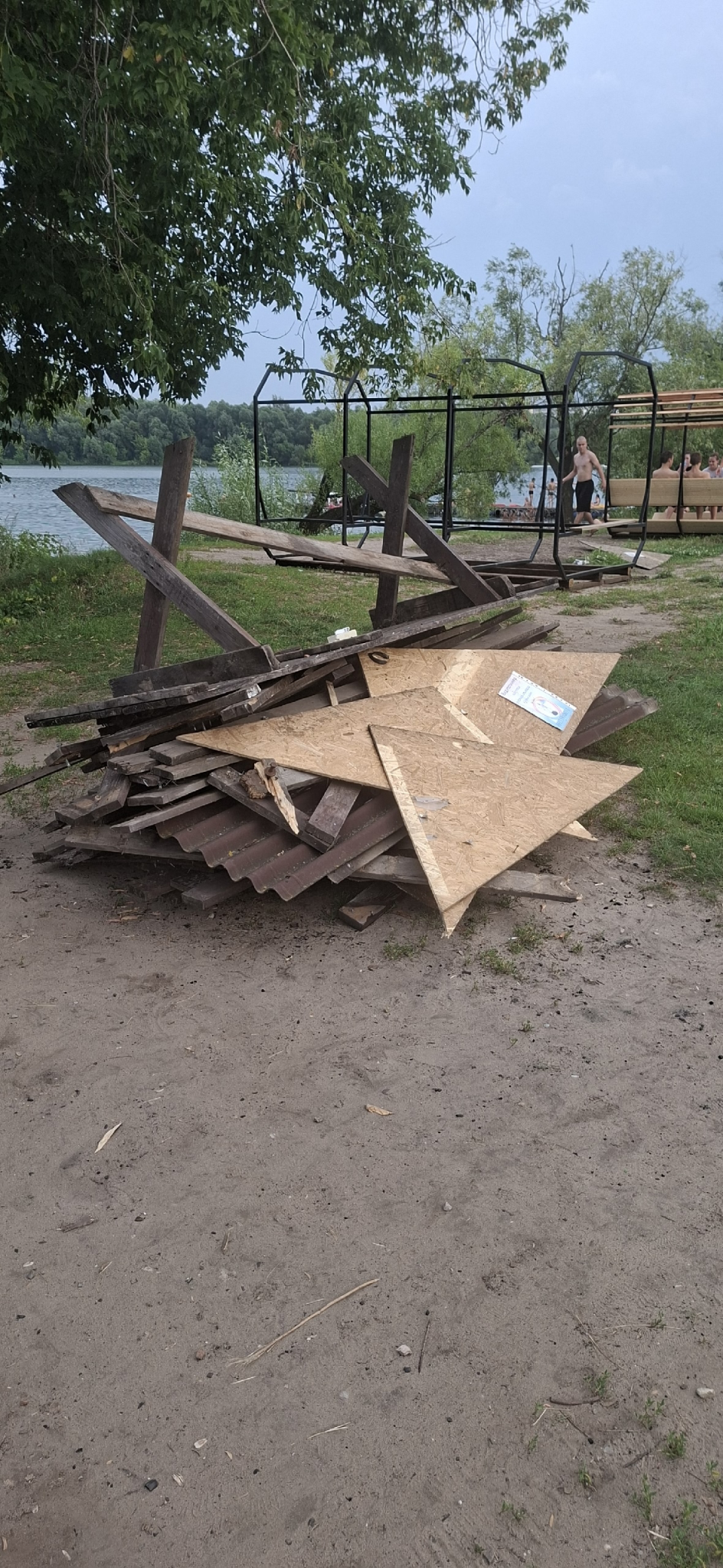 Рязанцы жалуются на грязные пляжи