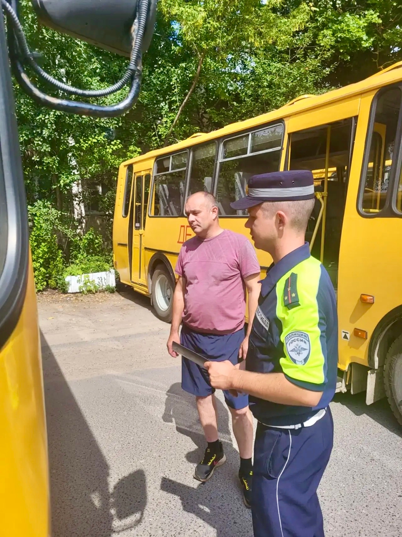 ГАИ проверяет школьные автобусы перед учебным годом